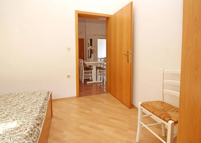 Brnic Nara 3* Baška